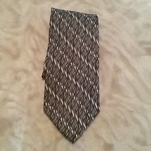EUC- Geoffrey  Beene Men's 100% Silk Tie- SZ 59L